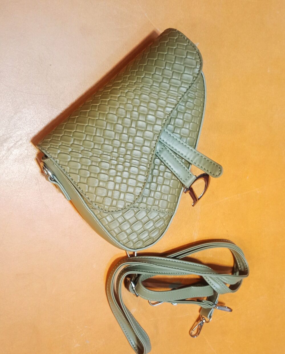 saddle high class fashion cross body bag for girls - Image 6